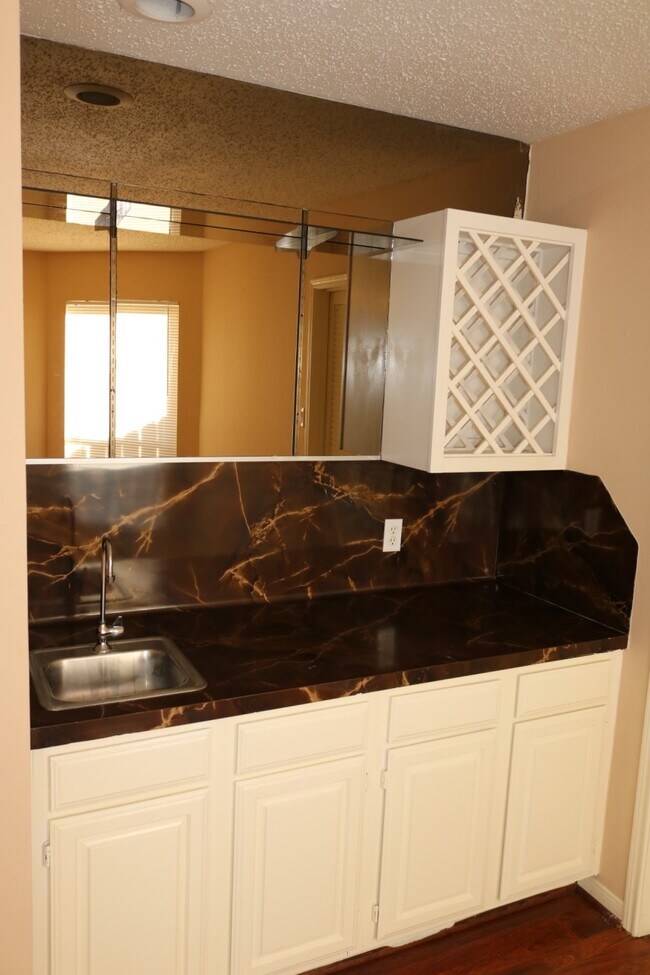 Building Photo - 12510 Sableleaf Dr