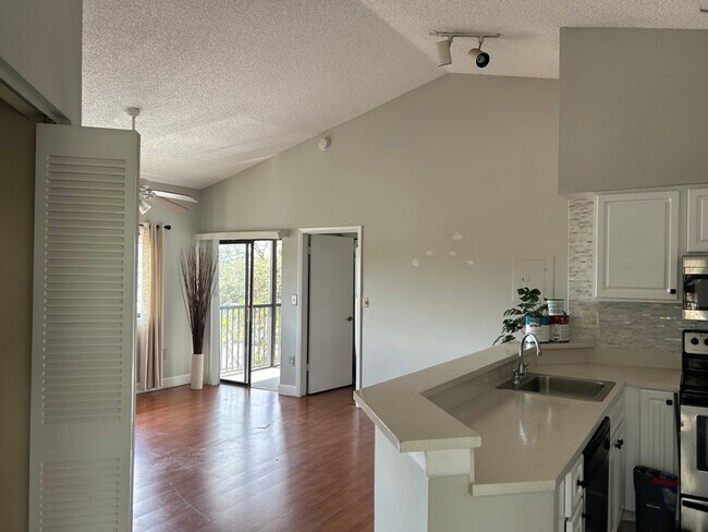 Foto del edificio - 2550 SW 18th Terrace