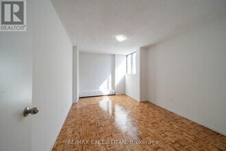 Building Photo - 5 Glamorgan Ave