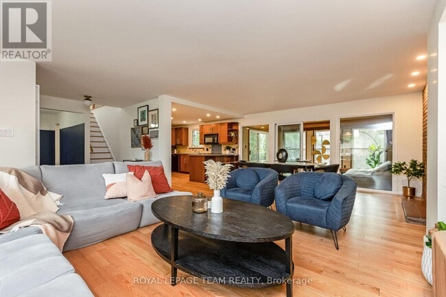 Building Photo - 12 Pellan Crescent