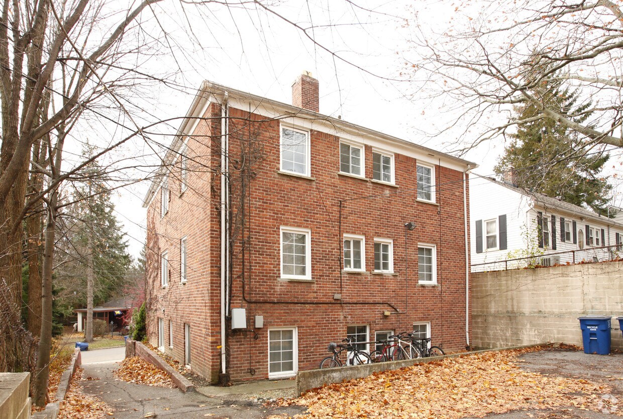 Foto del edificio - 330 W Davis Ave
