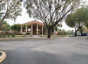 Building Photo - 14501 N Kendall Dr