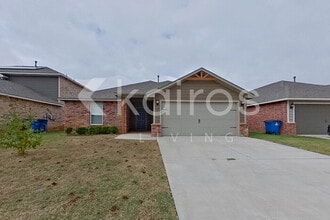 Building Photo - 301 St James Pl