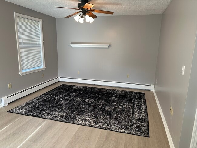 Building Photo - 142 Eden Ave