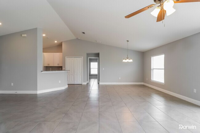 Building Photo - 636 Mercado Ct