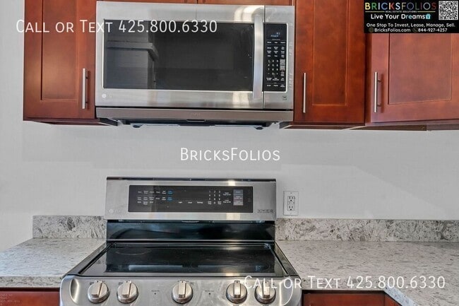Building Photo - 11539 Corliss Ave N