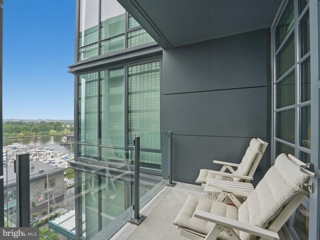 Building Photo - 45 Sutton Square SW