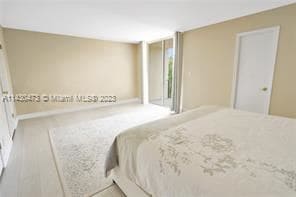 Building Photo - 2 br, 2.5 bath House - 2421 NE 10th St # 153