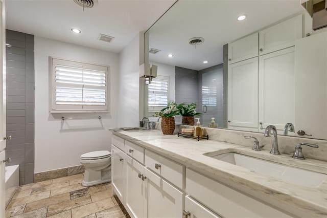 Foto del edificio - 6840 Carolyncrest Dr