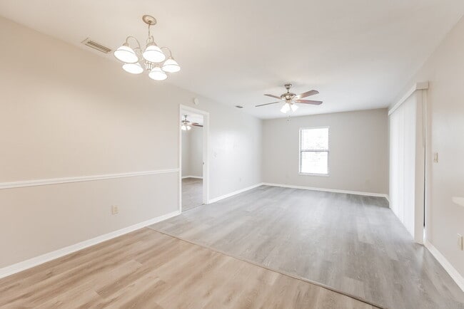 Building Photo - 2123 SE 3rd St