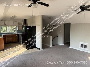Building Photo - 727 NE Birch St