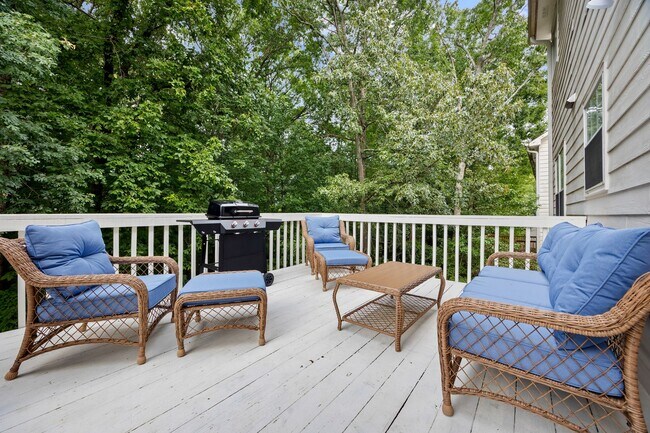 Foto del edificio - 350 Saddle Bridge Dr