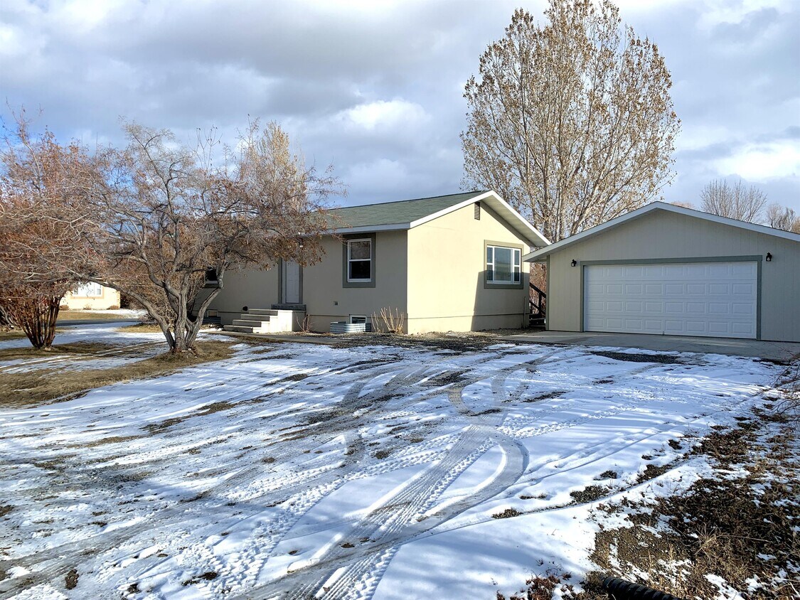 Primary Photo - 3895 Kitt Dr