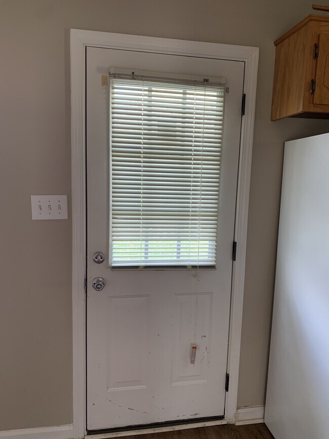 Foto del edificio - 1004 Caroline Dr