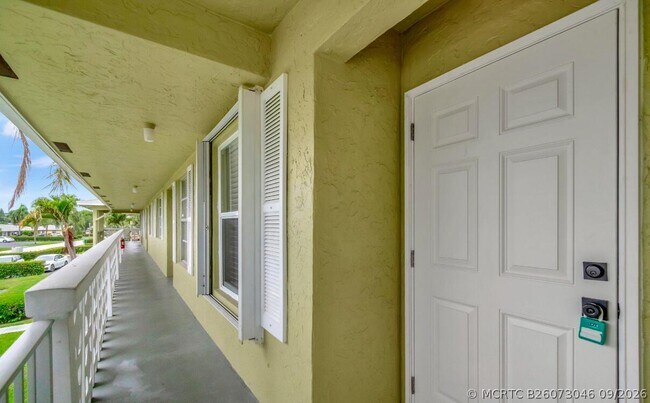 Building Photo - 1140 Mahogany Way