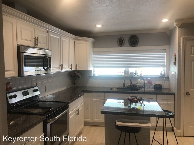 Foto del edificio - 3 br, 2.5 bath House - 611 7th Ave North