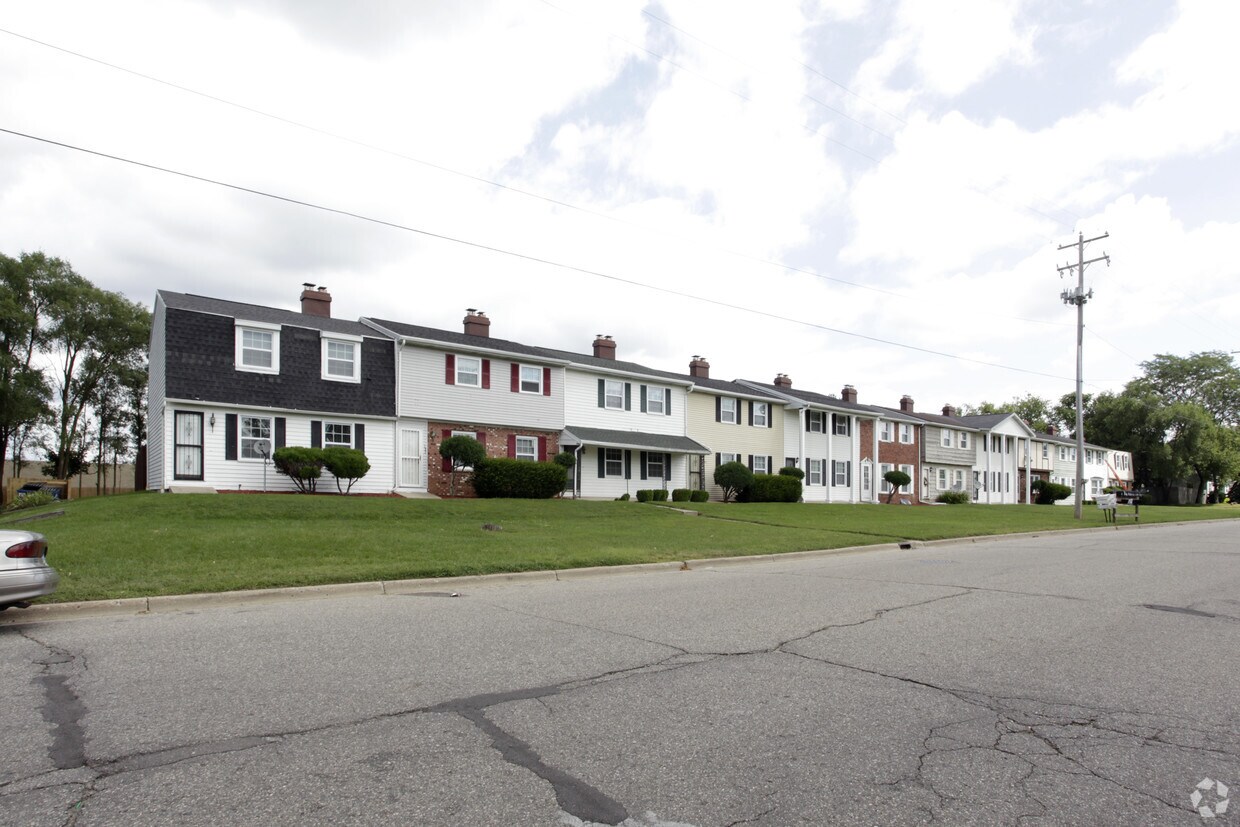 Building Photo - 135 Admiral Ave