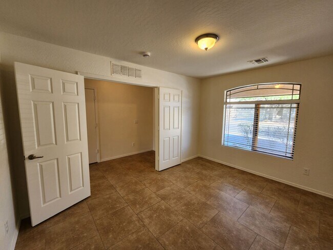 Building Photo - Camelback Ranch 4 bed 3 bath in Phoenix AZ!