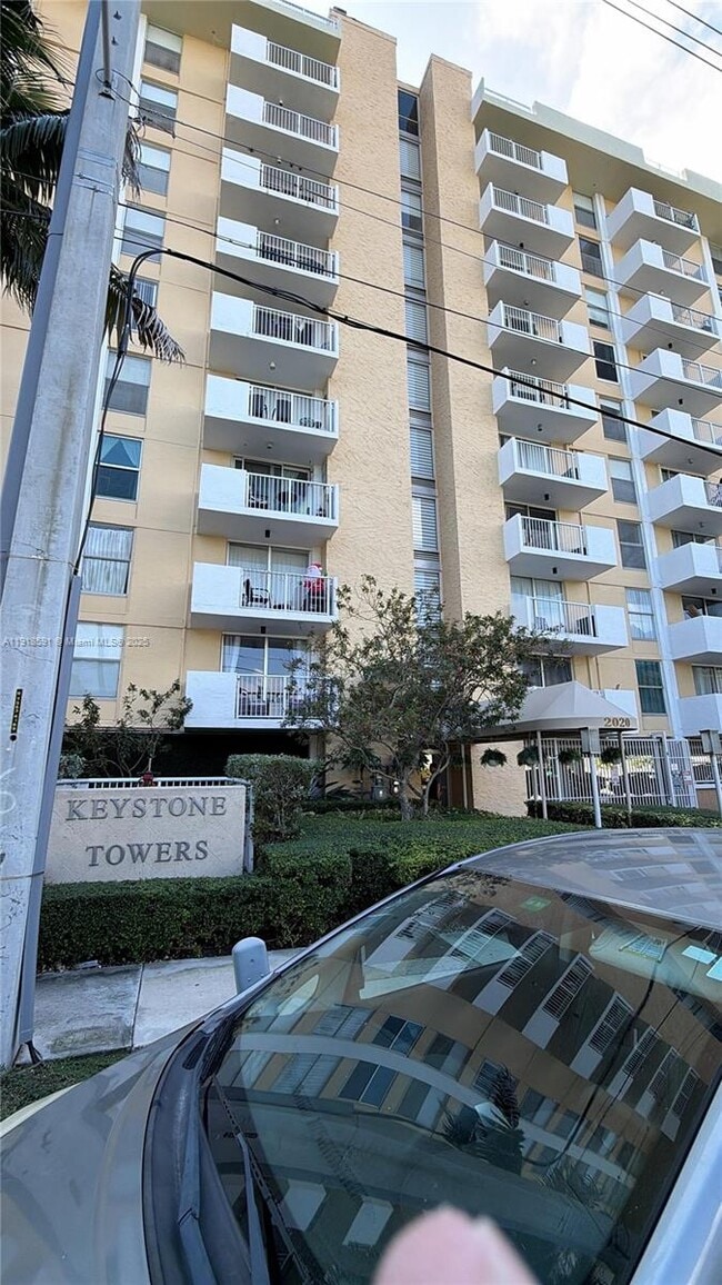 Foto del edificio - 2020 NE 135th St