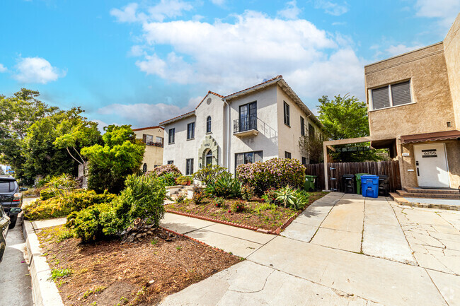 Building Photo - 6261 W Olympic Blvd
