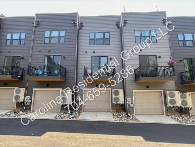 Foto del edificio - 944 Broad River Ln
