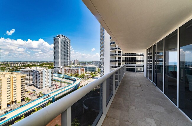 Building Photo - 1830 S Ocean Dr