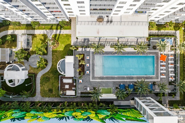 Aerial Photo - Avery Dania Pointe East