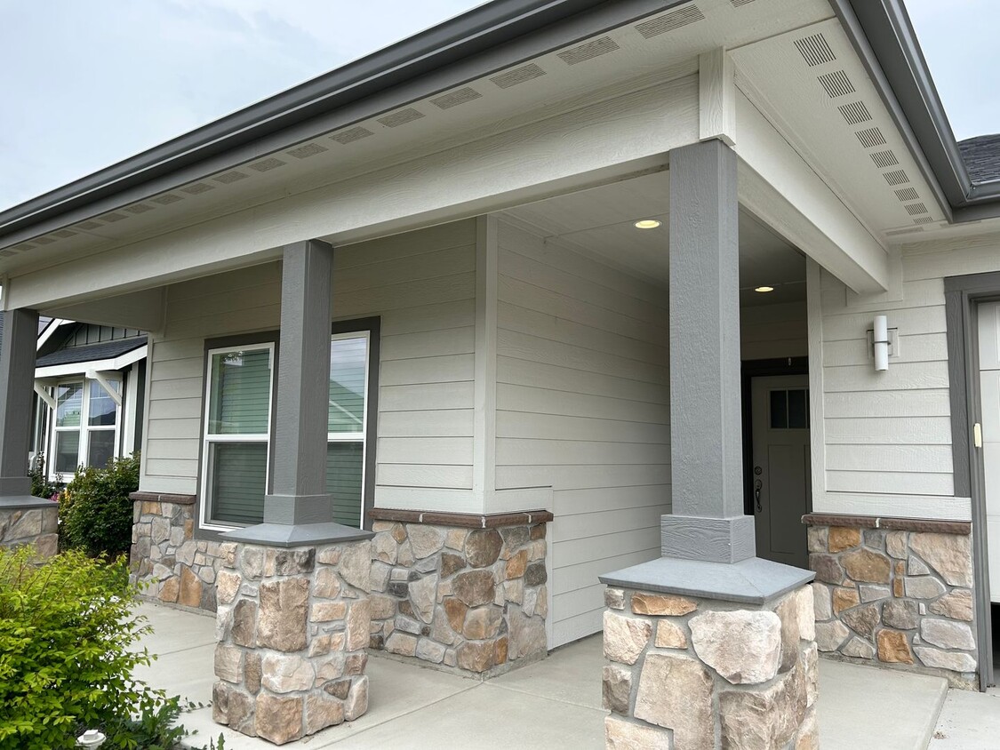 Foto del edificio - Beautiful Modern 3 Bedroom 2 Bathroom Home