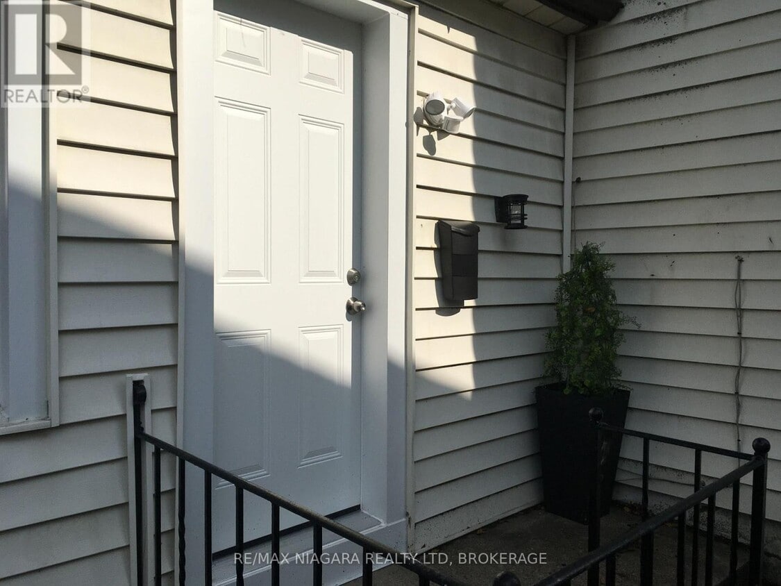 Photo principale - 163 Welland Ave
