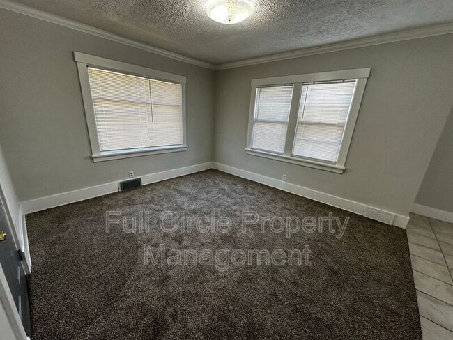 Building Photo - 2715 Browne St