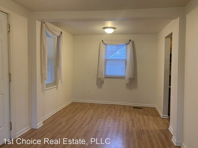 Building Photo - 2 br, 1 bath House - 215 Dunlap St