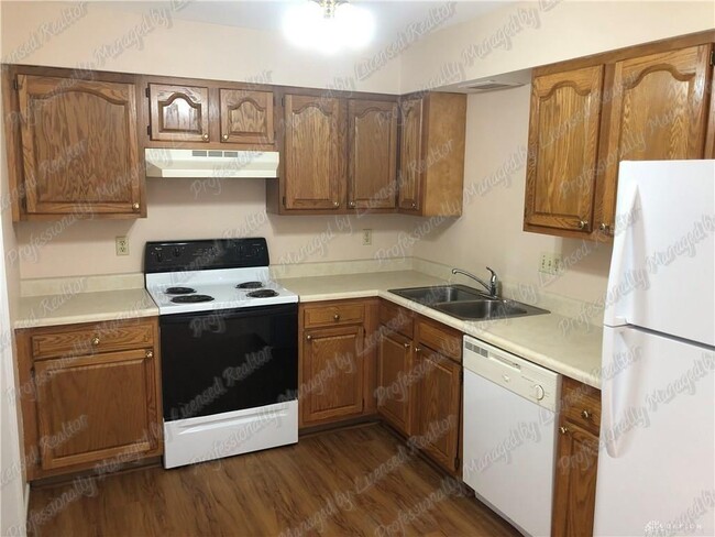 Foto del edificio - 3121 E Stroop Rd