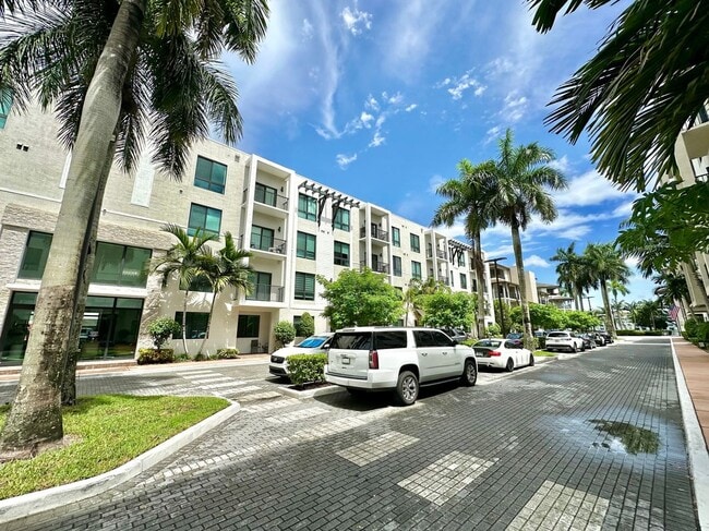 Building Photo - 4740 NW 84th Ct