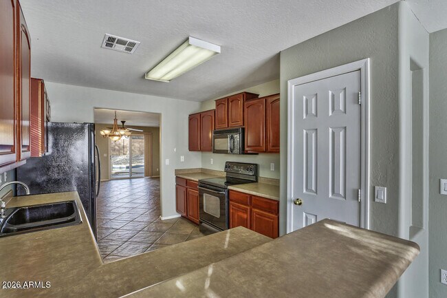 Foto del edificio - 25244 W Lamont Ave