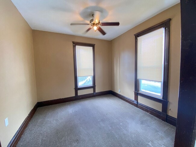 Building Photo - Spacious 3 Bedroom Home - Close to Downtown!