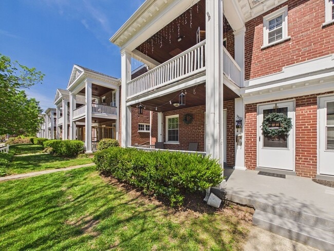 Building Photo - 3320 W Grace St