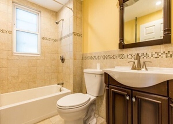 Building Photo - 43 Buttonwood St