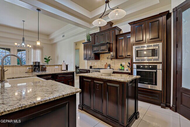 Building Photo - 13452 Emerald Falls Dr