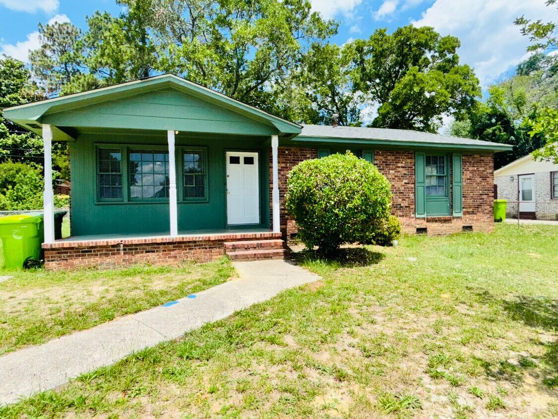 Primary Photo - 3 Bedroom 1 Bath Available NOW!