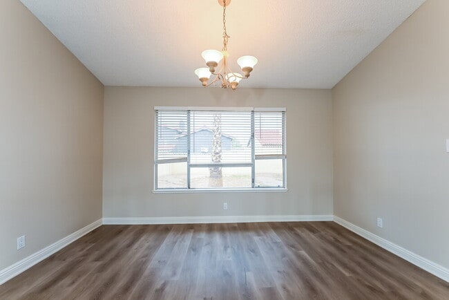 Foto del edificio - 7462 Puritan Ave