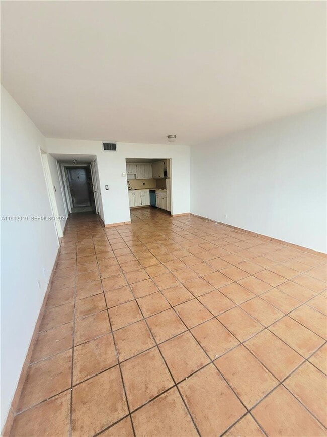 Foto del edificio - 2025 NE 164th St