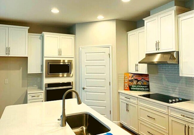 Building Photo - 15537 Mango Isle St