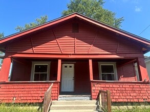 Building Photo - 1114 W 6th St