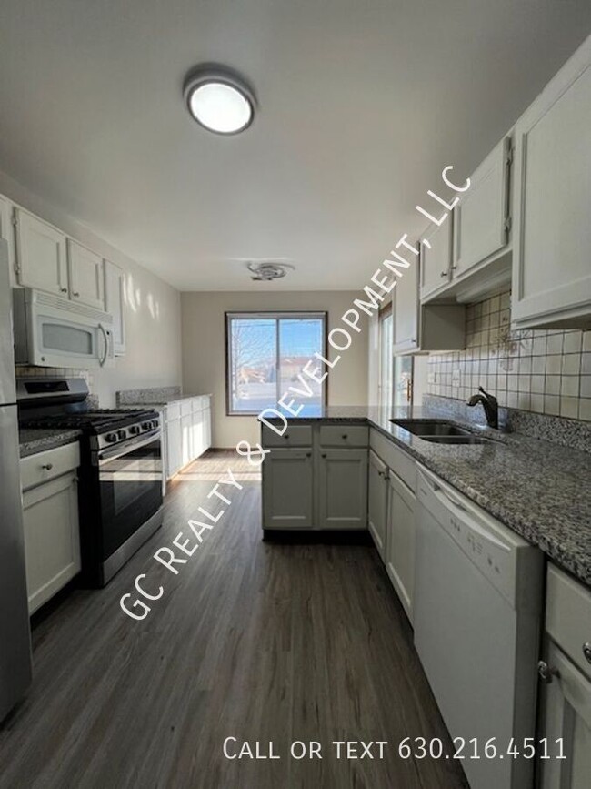 Foto del edificio - *** 2 BDRM - 2 BTH / SCHOOL DISTRICT 68 / ...