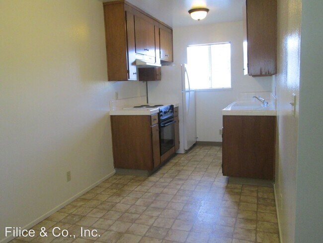 Building Photo - 8246 Kelton Dr
