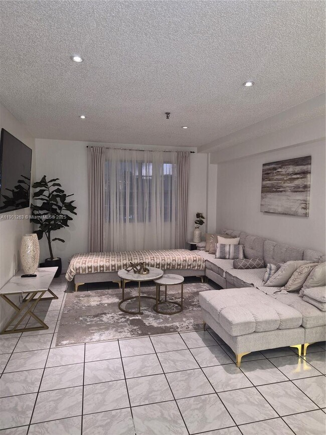 Foto del edificio - 201 180th Dr