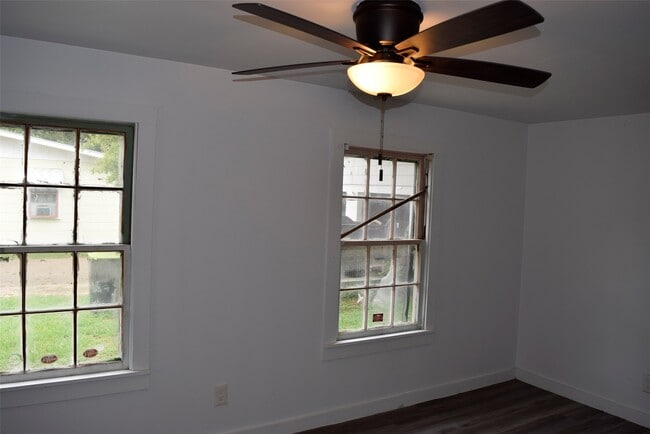 Building Photo - 2021 Ducros St