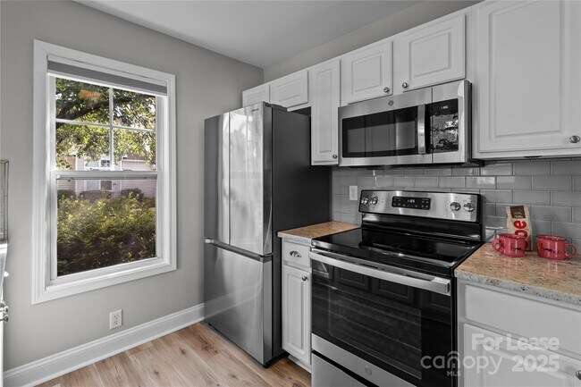 Building Photo - 17331 Villanova Rd
