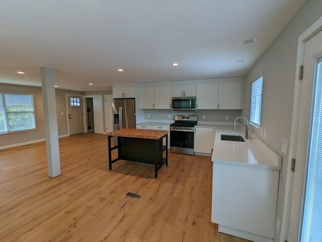 Foto del edificio - 4bd/2ba House in Fircrest