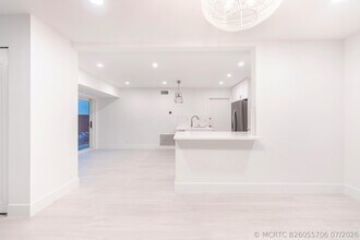 Building Photo - 7860 Stanway Pl